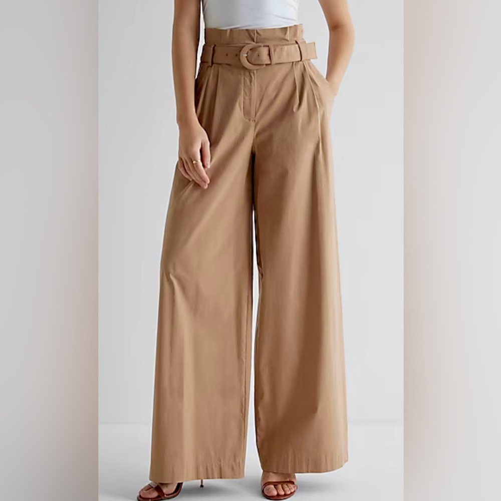 Express Super High Waisted Belted Paperbag Wide Leg Pant Color Tan Size 8R
NWOT